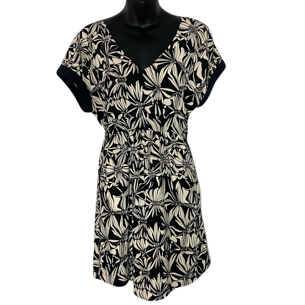 Anthropologie Postmark Floral Midi Dress V-neck Tie Back with Pockets